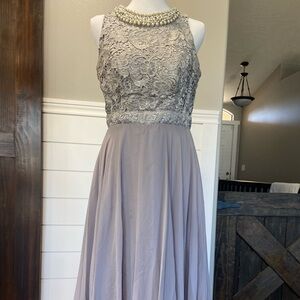 Elegant Lace Maxi Dress in Gray